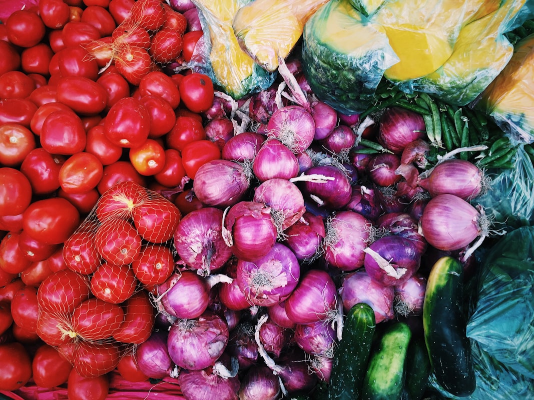 Blood glucose testing and nutrition tracking